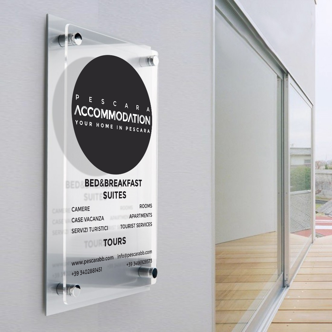 Targa professionale in plexiglass: eleganza e visibilità per il tuo nome e professione